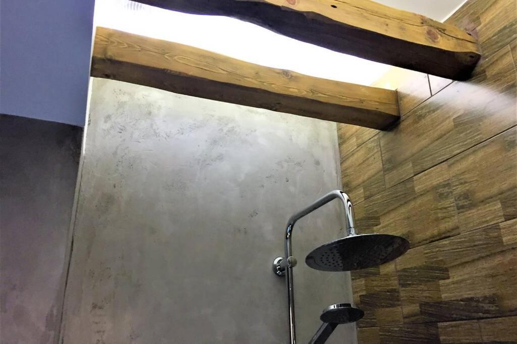 Cosy Industrial Style Little Home Just 5Minutes From Waterfront Salonic Exterior foto