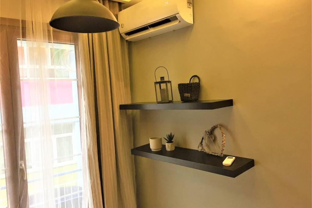Cosy Industrial Style Little Home Just 5Minutes From Waterfront Salonic Exterior foto