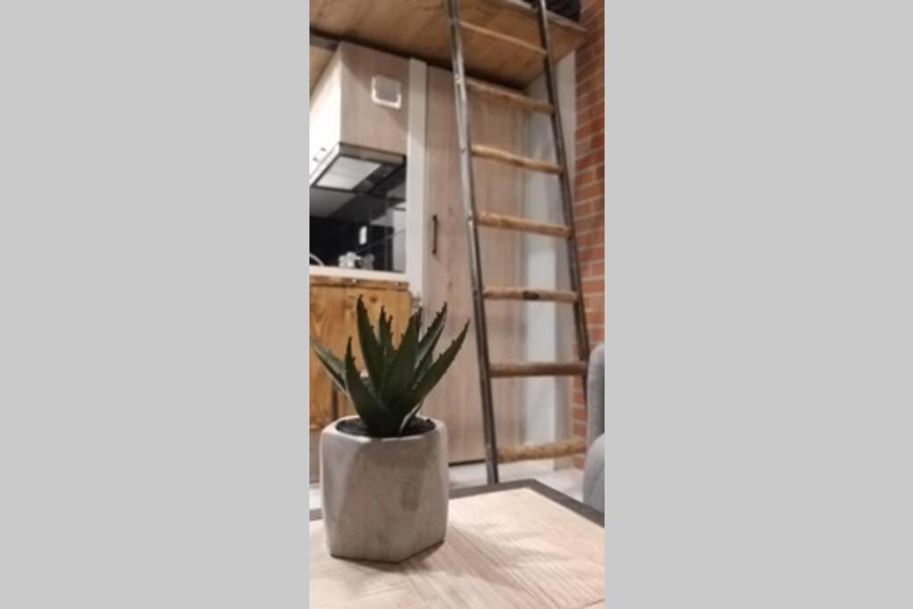 Cosy Industrial Style Little Home Just 5Minutes From Waterfront Salonic Exterior foto